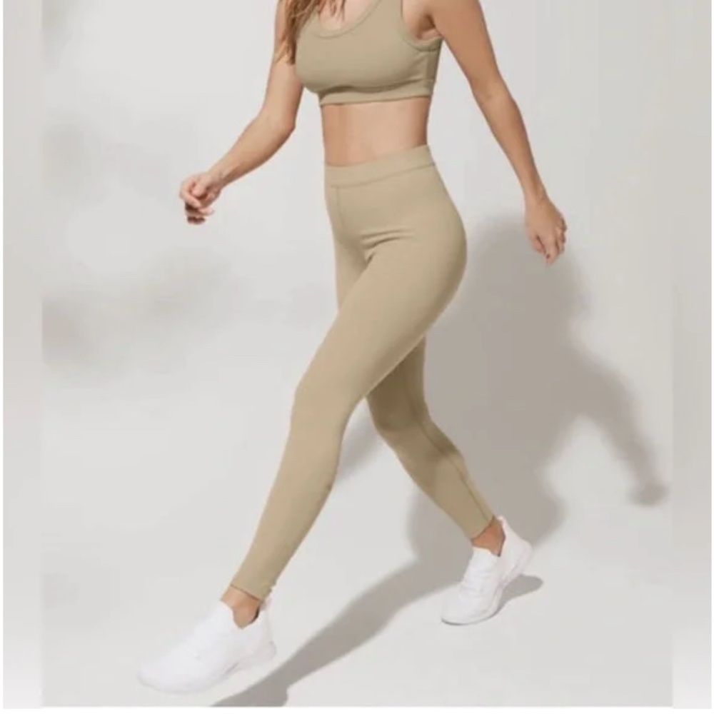 Alo Yoga Ribbed High-Waist 7/8 Blissful Legging - California Sand XXS